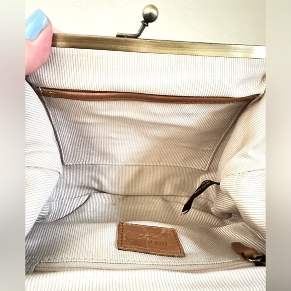 Margot Woven Leather Crossbody/ Shoulder Bag - Picture 6 of 6